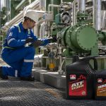 Vantagens de contar com uma distribuidora de lubrificantes técnica 