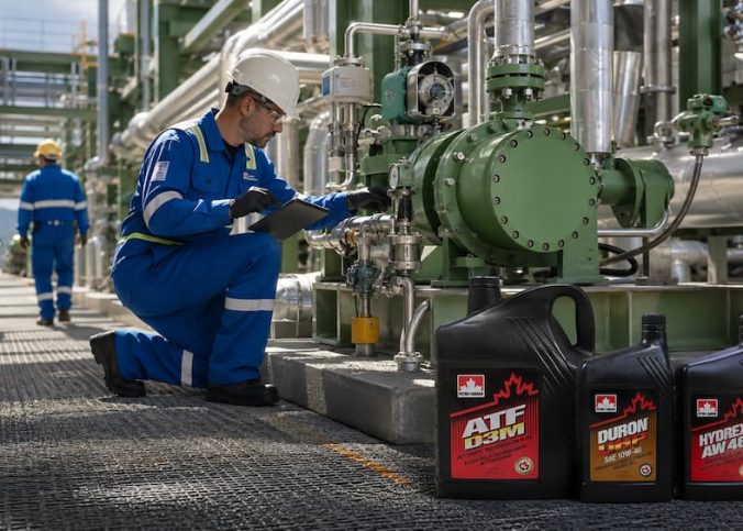 Vantagens de contar com uma distribuidora de lubrificantes técnica 